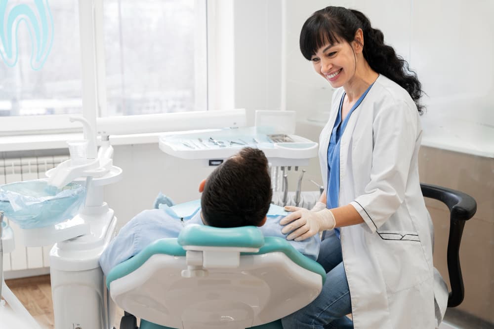 Image of dentist in Illinois
